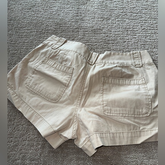 Old Navy khaki tan 8 chino shorts - Picture 3 of 9